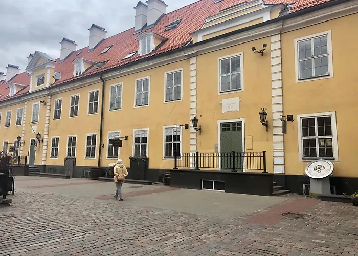 Ramer Tower In Old Town Apartman *